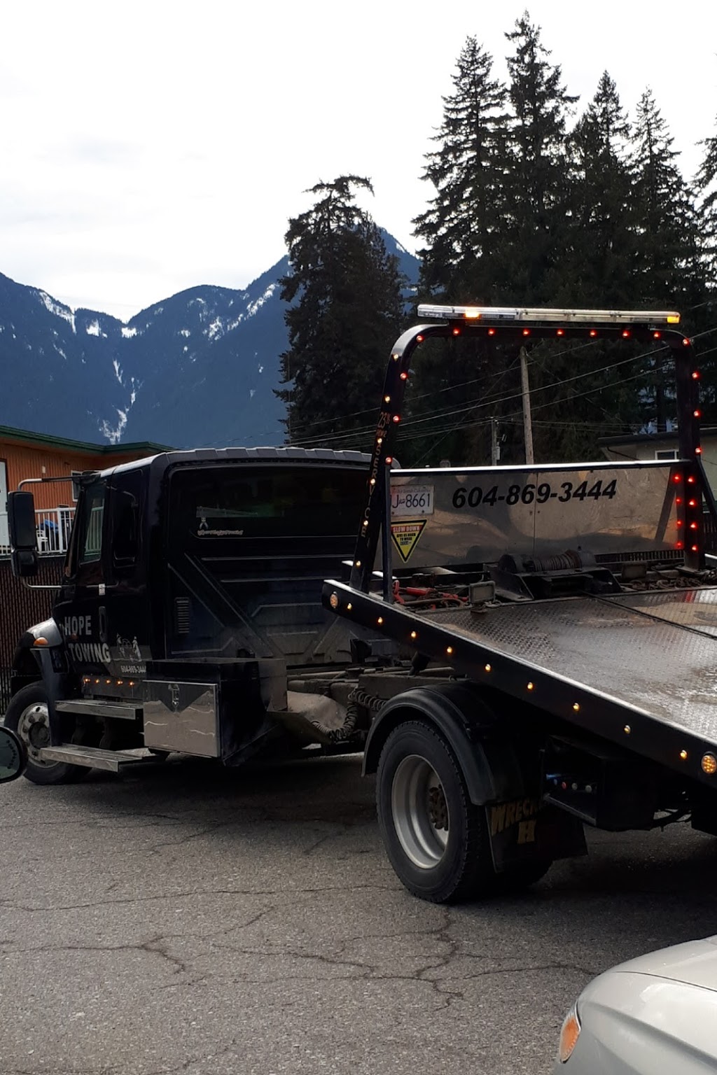 Hope Towing Ltd | 1060 5th Ave, Hope, BC V0X 1L4, Canada | Phone: (604) 869-3444