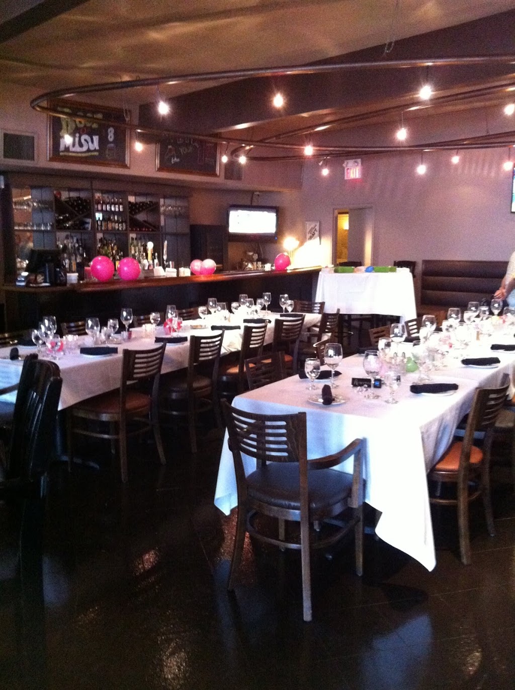 Crossroads Restaurant and Bar | 751 Christina St N, Point Edward, ON N7V 1X5, Canada | Phone: (519) 344-1157