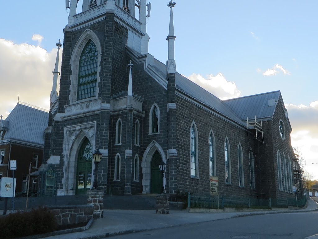 Paroisse Sacre-Coeur | 500 Chem. de la Réserve, Chicoutimi, QC G7J 3N9, Canada | Phone: (418) 543-4624