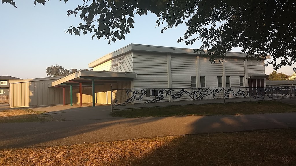 Twelfth Avenue Elementary | 7622 12th Ave, Burnaby, BC V3N 2K1, Canada | Phone: (604) 296-9035