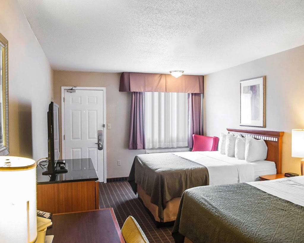 Quality Inn & Suites 1000 Islands | 650 King St E, Gananoque, ON K7G 1H3, Canada | Phone: (613) 382-1453