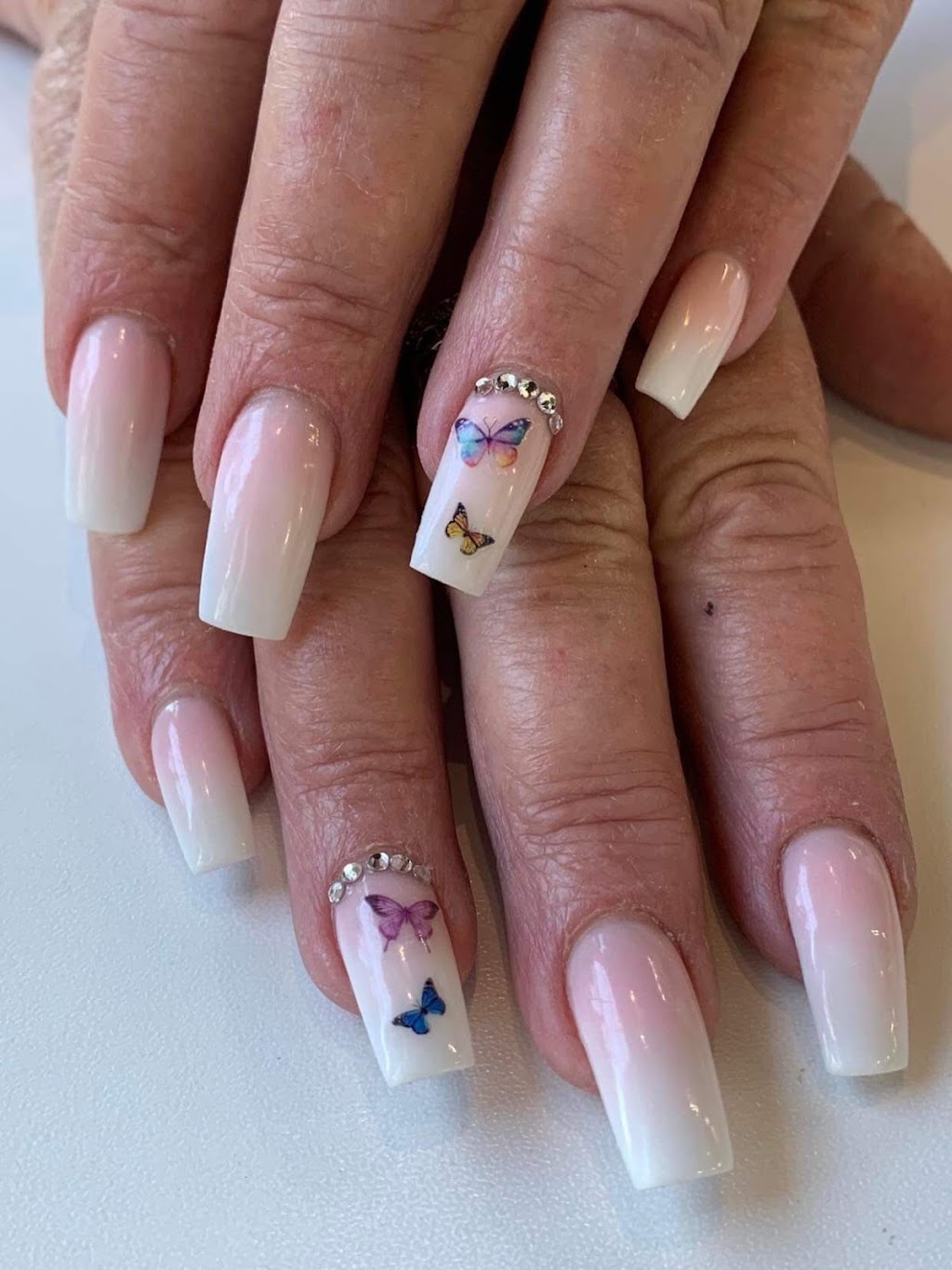 Glamorous Nails and Spa | 1861 Robertson Rd, Nepean, ON K2H 9N5, Canada | Phone: (613) 828-6789