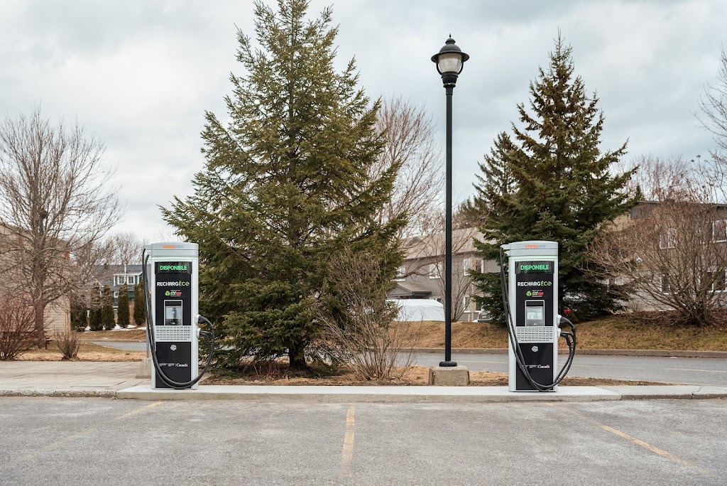 RechargÉco Charging Station | 44 Rue Principale N, Sutton, QC J0E 2K0, Canada | Phone: (888) 758-4389