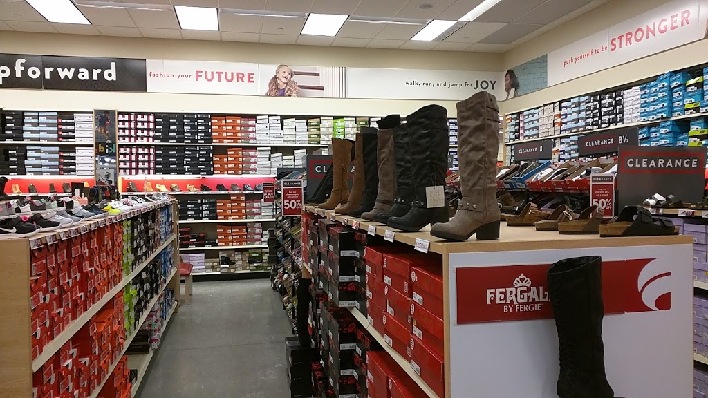 Famous Footwear Outlet | Outlet Collection at Niagara, 441-300 Taylor Rd, Niagara-on-the-Lake, ON L0S 1J0, Canada | Phone: (905) 641-0888