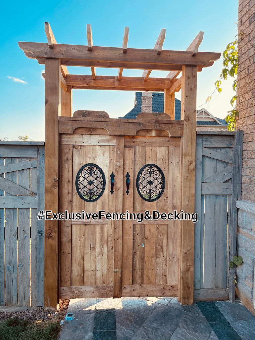 Exclusivefencing and Decking | 19 Zamek St, Brampton, ON L6R 3V3, Canada | Phone: (289) 981-9217