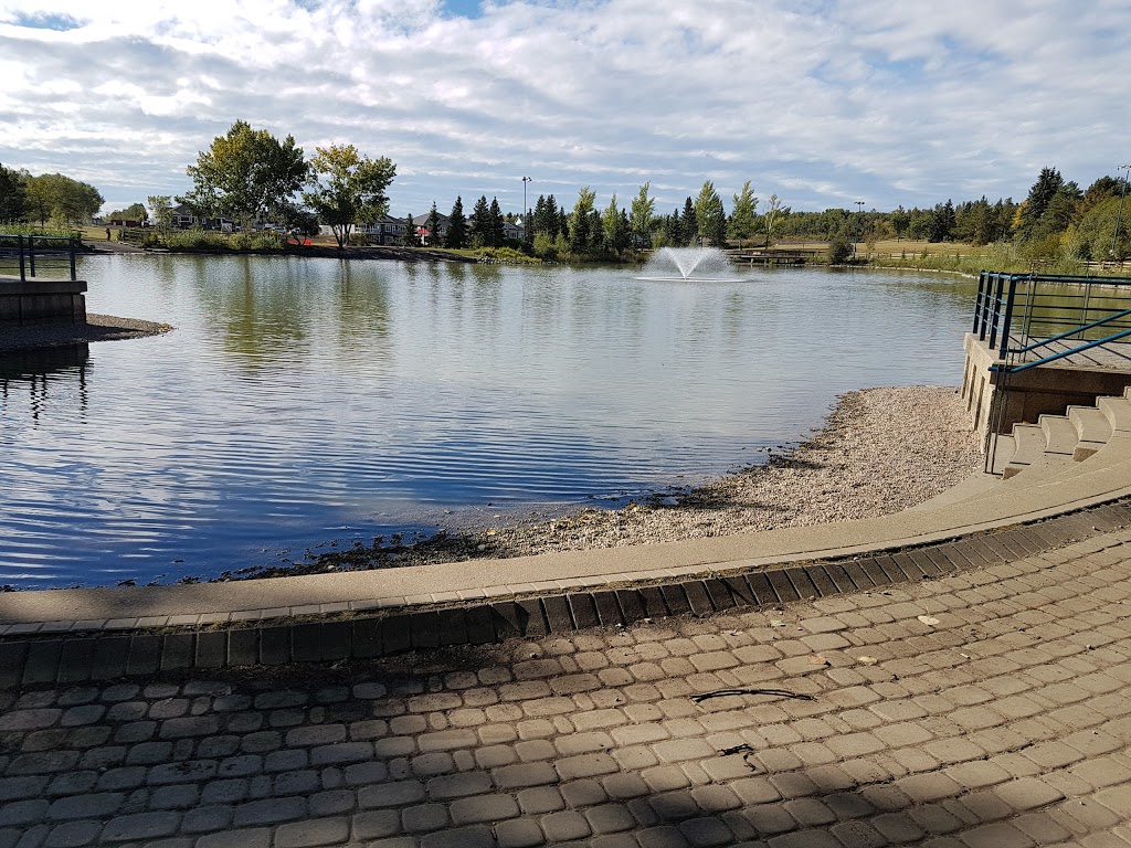 Lacombe Lake Dog Park | 151 McKenney Ave, St. Albert, AB T8N 2T7, Canada | Phone: (780) 458-7700