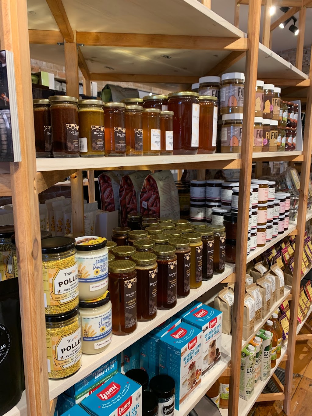 Bee Savvy Fine Foods | 14 Elgin St W, Arnprior, ON K7S 1N3, Canada | Phone: (613) 622-2337