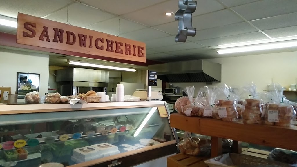 Boulangerie-Café resto Le Pic-Assiette | 1965 Chemin du Village, Saint-Adolphe-dHoward, QC J0T 2B0, Canada | Phone: (819) 327-3394