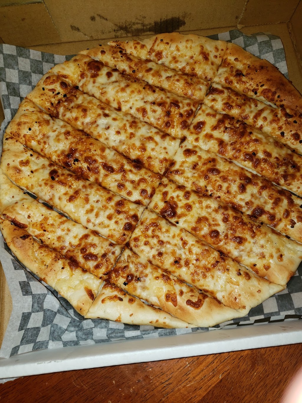 The Pizza Oven | 1215 Henderson Hwy, Winnipeg, MB R2G 1L8, Canada | Phone: (204) 949-3000
