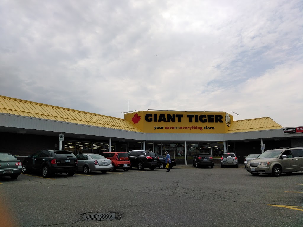 Giant Tiger | 682 Kennedy Rd, Scarborough, ON M1K 2B5, Canada | Phone: (416) 266-9052