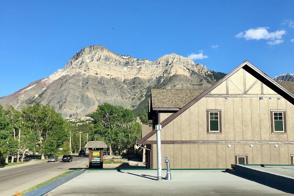 Bear Mountain Motel | 208 Mt View Rd, Waterton Park, AB T0K 2M0, Canada | Phone: (403) 859-2366