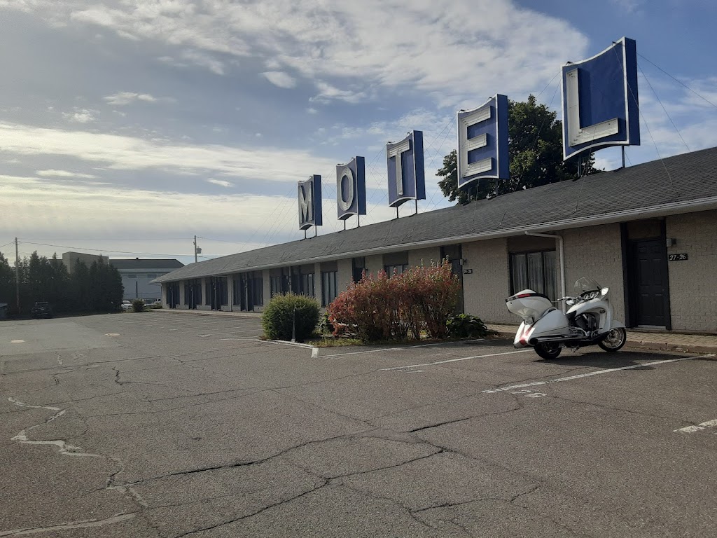 Motel Boulevard Cartier Inc | 80 Bd Cartier, Rivière-du-Loup, QC G5R 2M9, Canada | Phone: (418) 867-1830