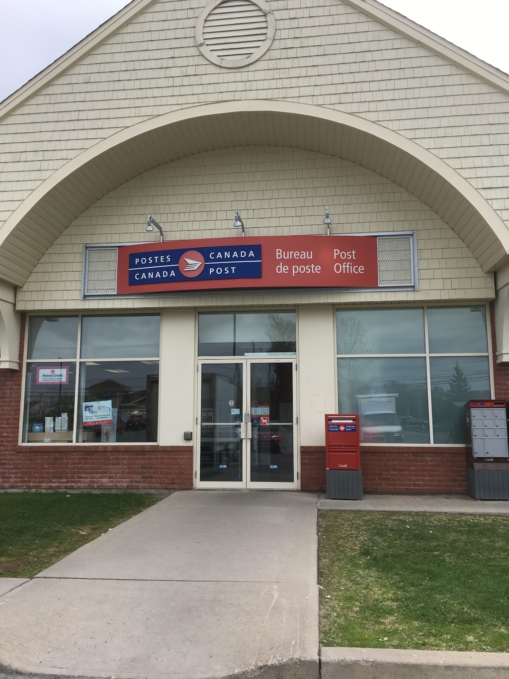 Canada Post | 1780 Chemin Ste Angélique, Saint-Lazare, QC J7T 2X0, Canada