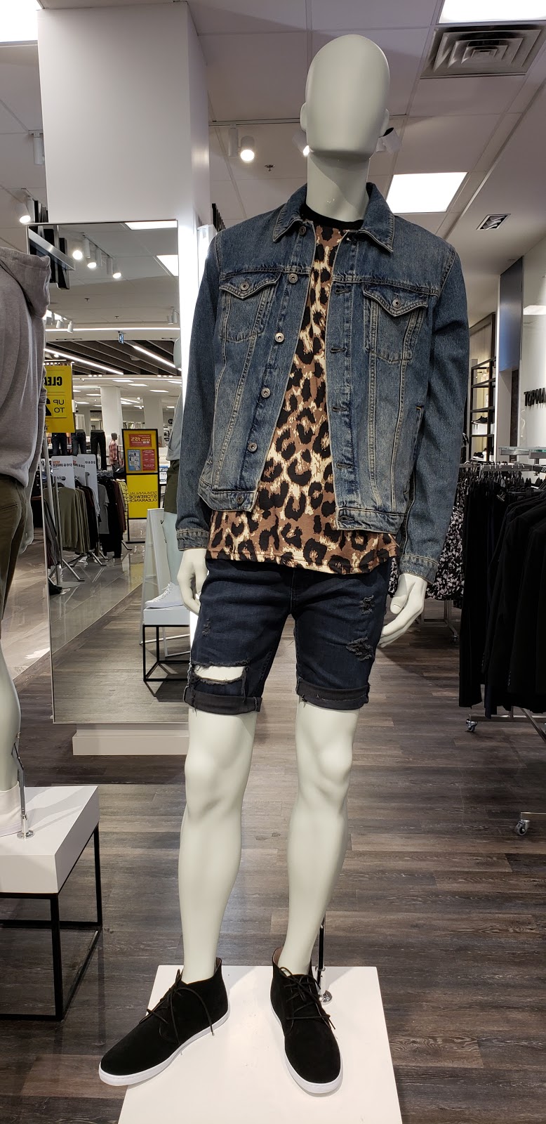 Topman | 240 Leighland Ave, Oakville, ON L6H 3H6, Canada | Phone: (905) 842-4811