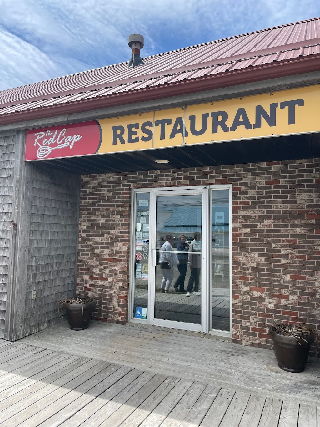 Red Cap Restaurant and Motel | 1034 Route 335 S, Middle West Pubnico, NS B0W 2M0, Canada | Phone: (902) 762-2112