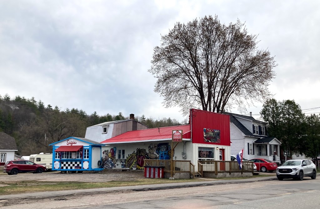 Suzie’s Diner | 858 Rue Principale, Bryson, QC J0X 1H0, Canada | Phone: (819) 647-8089