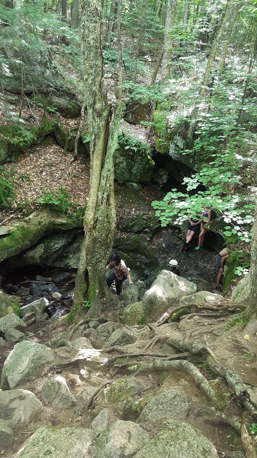 Lusk Cave | Trail 54, Sainte-Cécile-de-Masham, QC J0X 2W0, Canada | Phone: (819) 827-2020