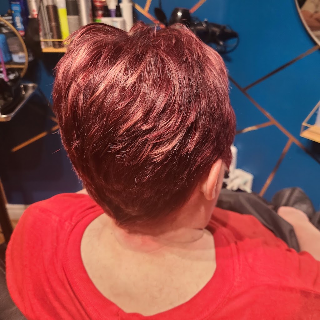 Barries Hair Girl | 81 Masters Dr, Barrie, ON L4M 6W8, Canada | Phone: (705) 718-8456