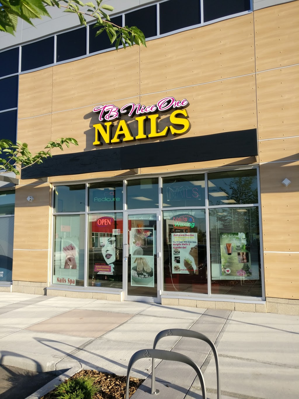 TB Nice One Nails | 515 409 East Hills Blvd SE, Calgary, AB T2A 4X7, Canada | Phone: (403) 265-4567