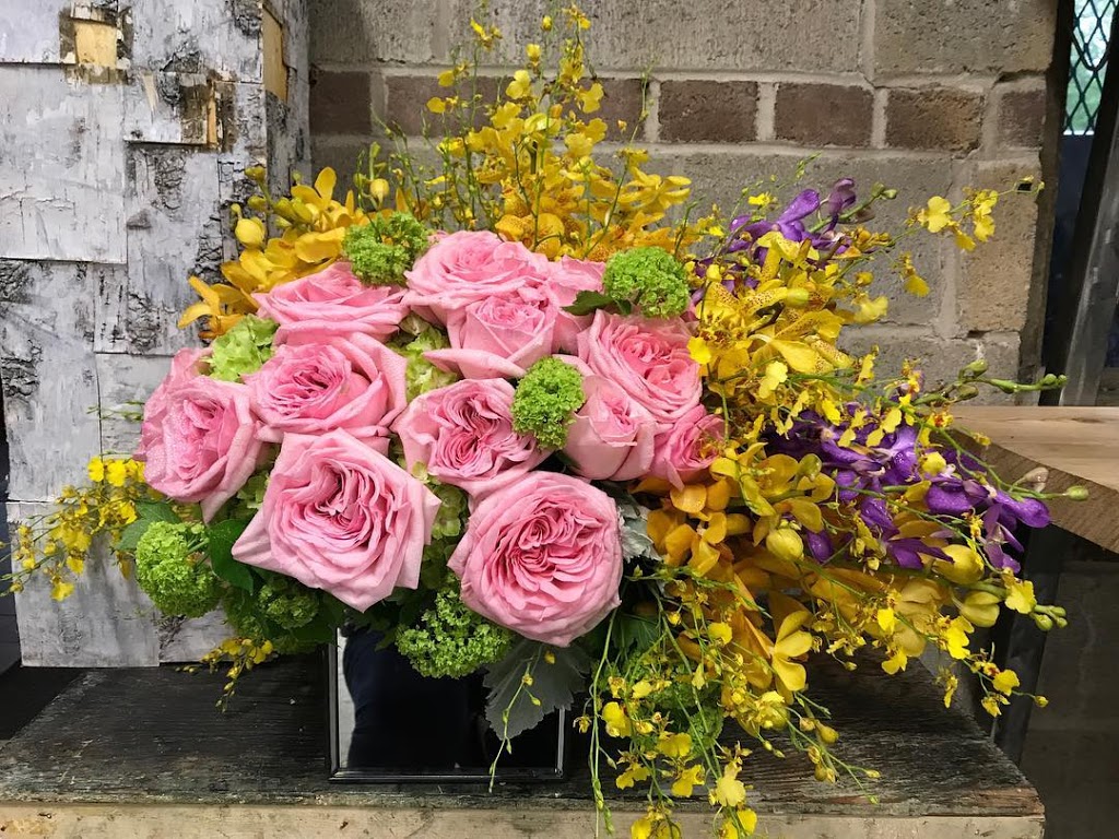 Toronto Flower Co. | 100 Brydon Dr E, Etobicoke, ON M9W 4N9, Canada | Phone: (416) 855-9984