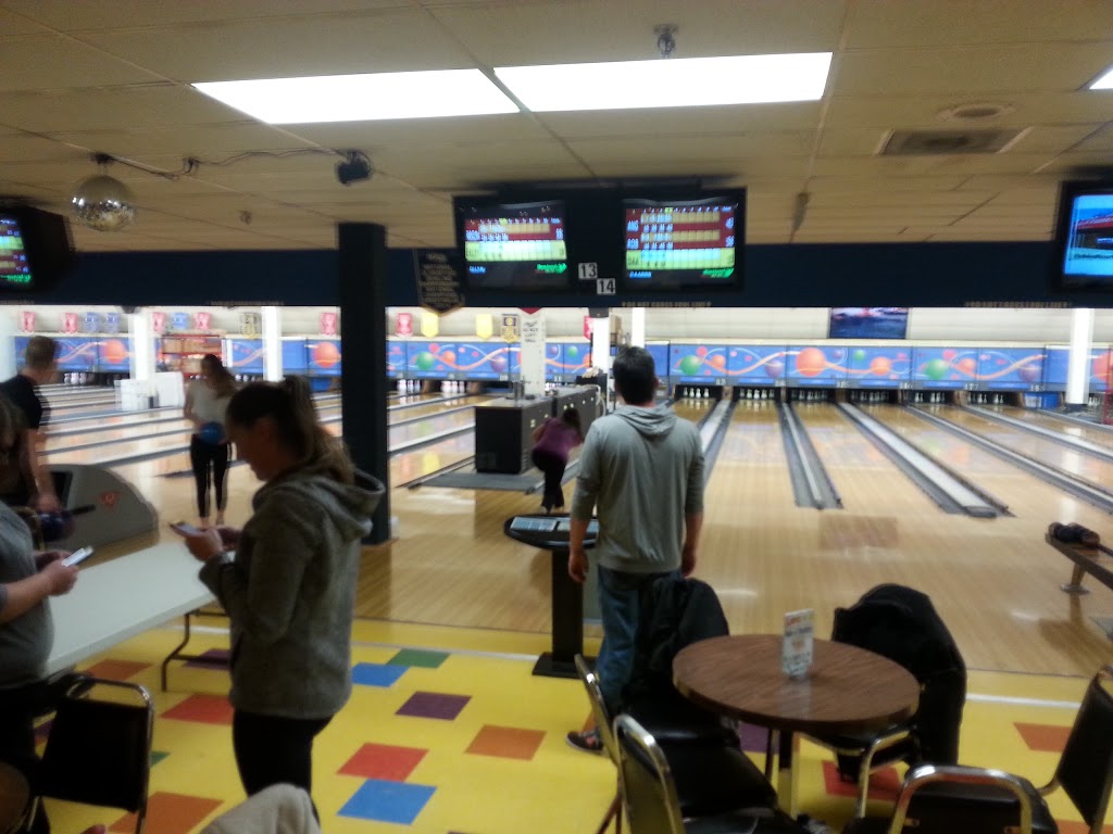 Fairview Bowling Lanes | 285 Geneva St, St. Catharines, ON L2N 2G1, Canada | Phone: (905) 937-5220