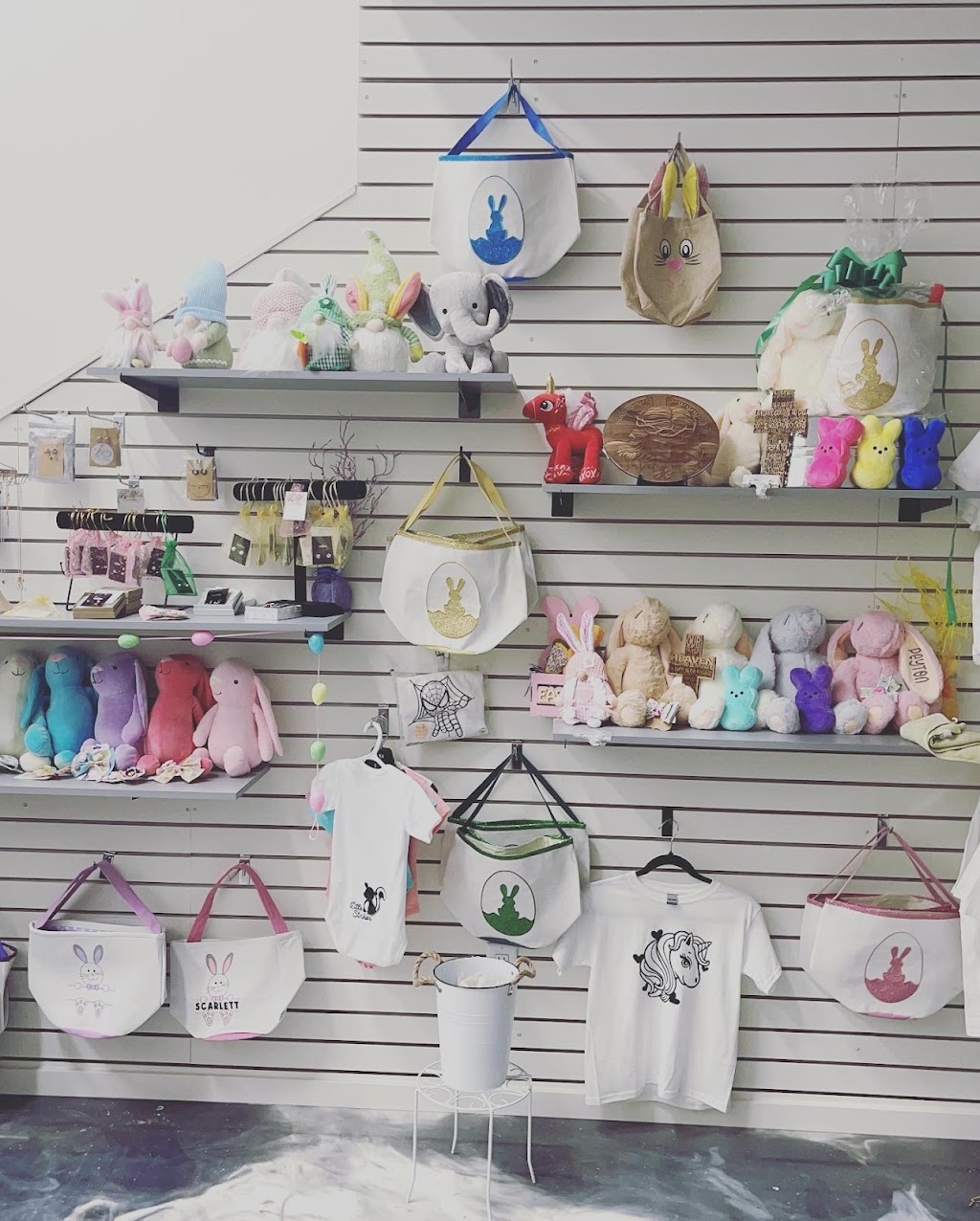 Shes Crafting | 5305 Magasin Ave #108, Beaumont, AB T4X 1V8, Canada | Phone: (780) 737-2738