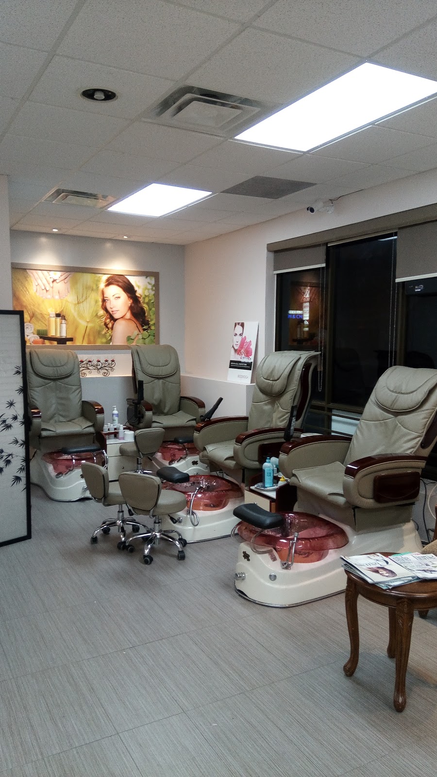 La CREATIVE SALON & SPA | 925 Main St E #4, Milton, ON L9T 4H8, Canada | Phone: (905) 876-3671