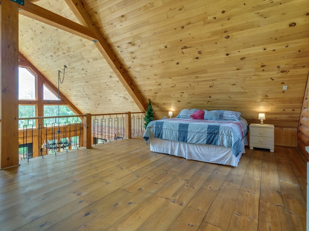 Chalet Belle Cordelia | 25 Ch. Cordélia-Hamelin, Nominingue, QC J0W 1R0, Canada | Phone: (866) 839-3600