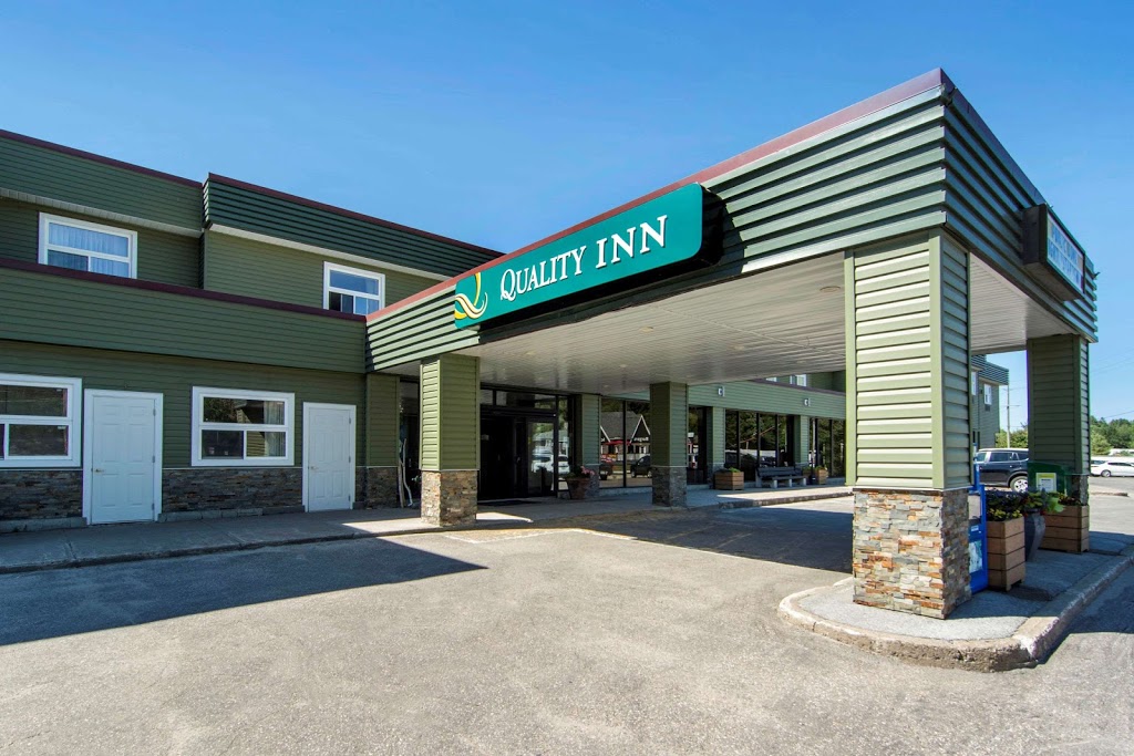 Quality Inn | 300 Ecclestone Dr, Bracebridge, ON P1L 1G4, Canada | Phone: (705) 645-8775