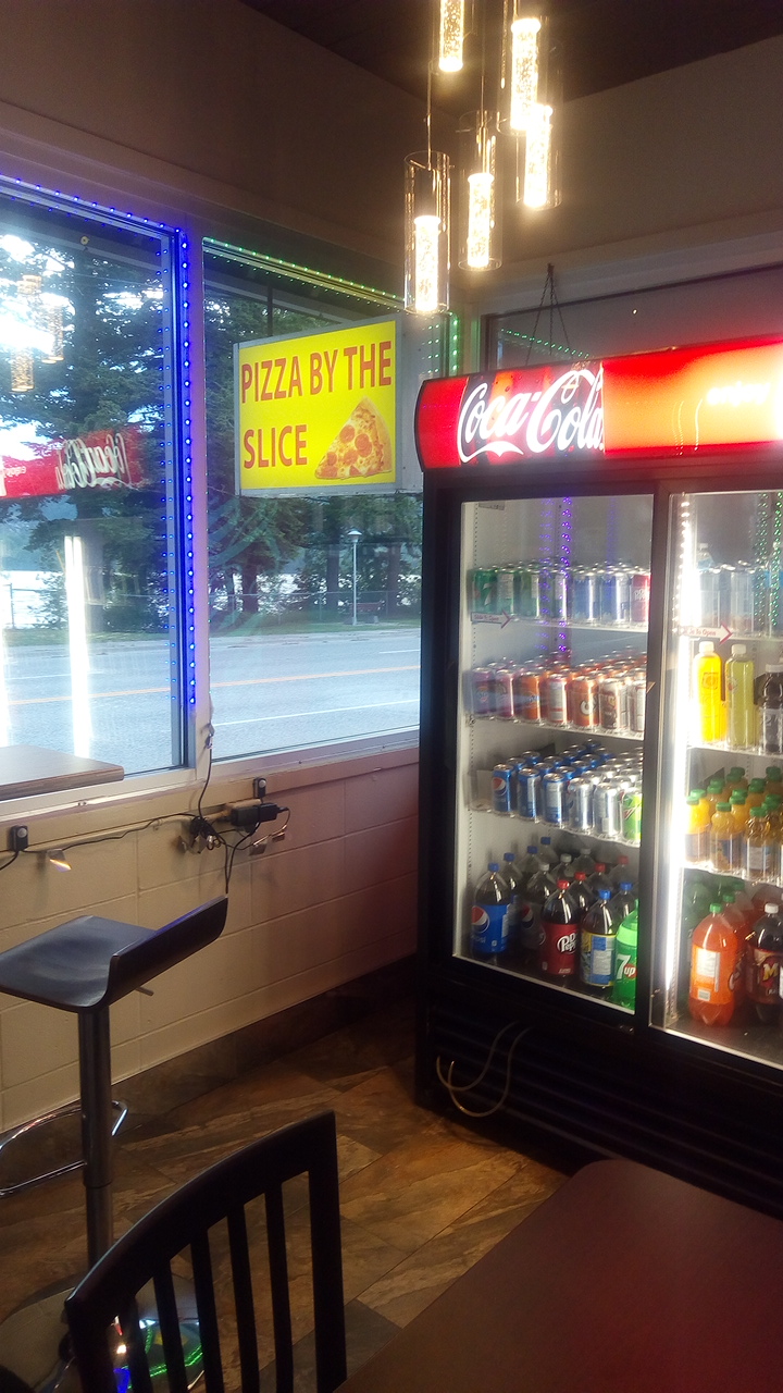 Hope Pizza Place Ltd. | 875 Water Ave, Hope, BC V0X 1L0, Canada | Phone: (604) 869-3330