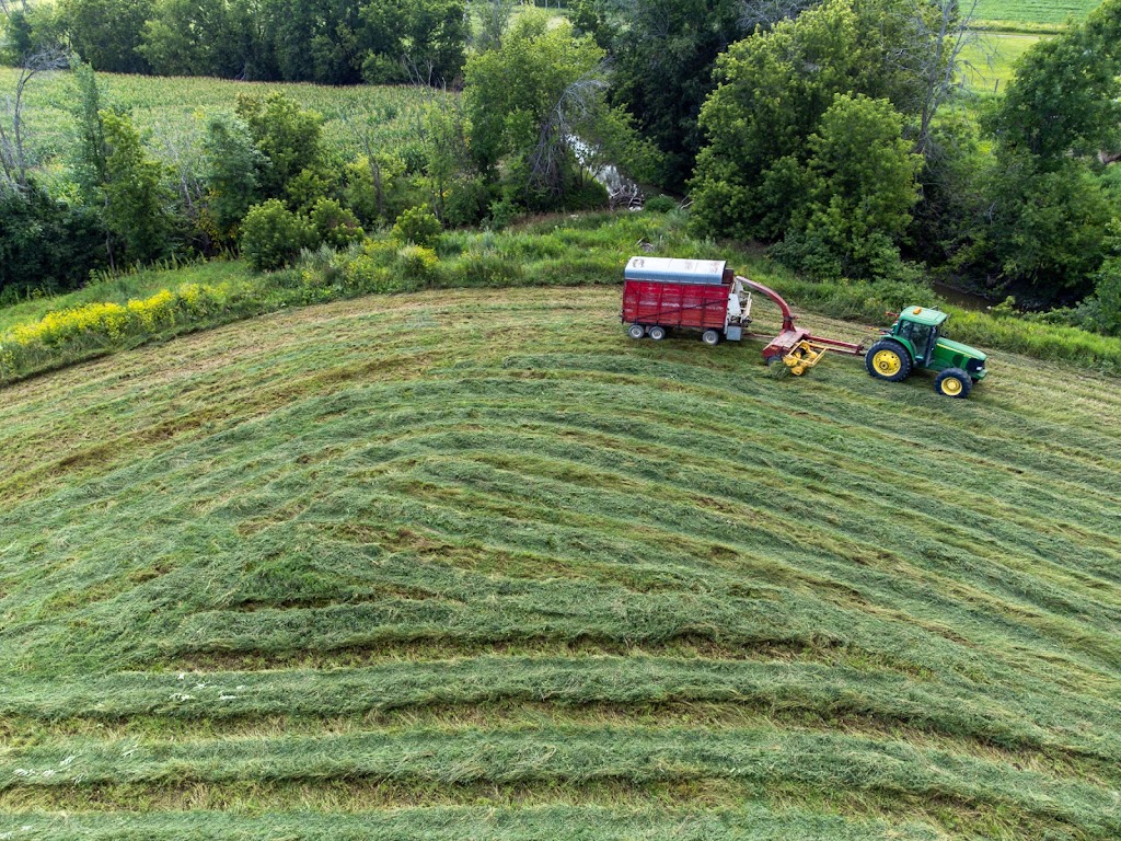 Ferme Dausyl | 7373 Chem. du Chicot N, Mirabel, QC J7N 2H7, Canada | Phone: (450) 475-7812