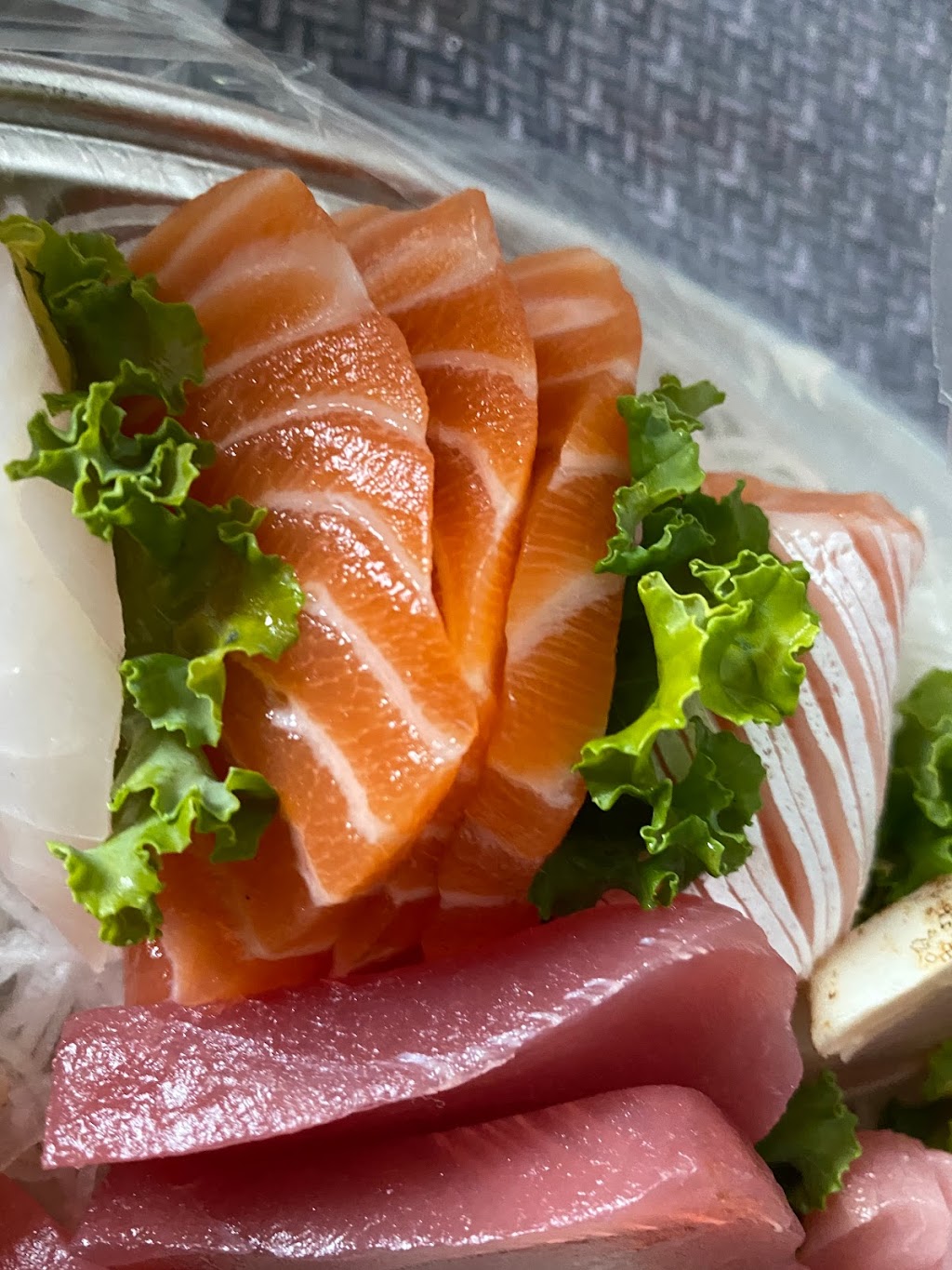 Minami Sushi - Newmarket | 883 Mulock Dr, Newmarket, ON L3Y 8S3, Canada | Phone: (905) 235-8822