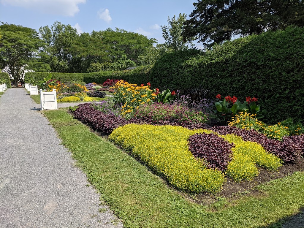 Daniel A. Séguin Garden | 3211 Rue Sicotte, Saint-Hyacinthe, QC J2S 2M2, Canada | Phone: (450) 778-0372