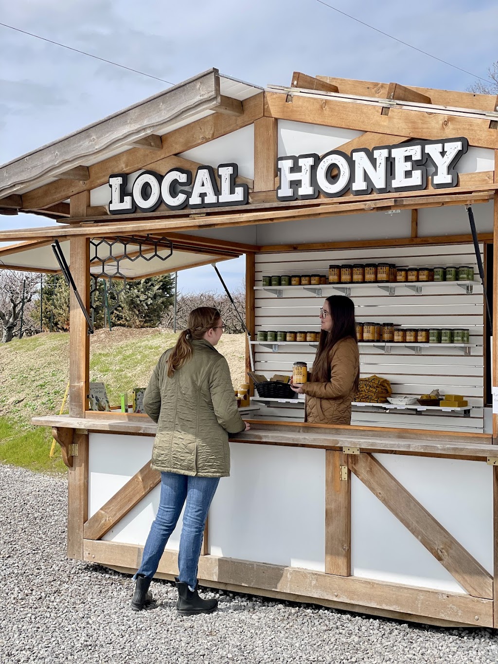 Honey Fields | 962 Line 8 Rd, Niagara-on-the-Lake, ON L0S 1J0, Canada | Phone: (613) 899-6589