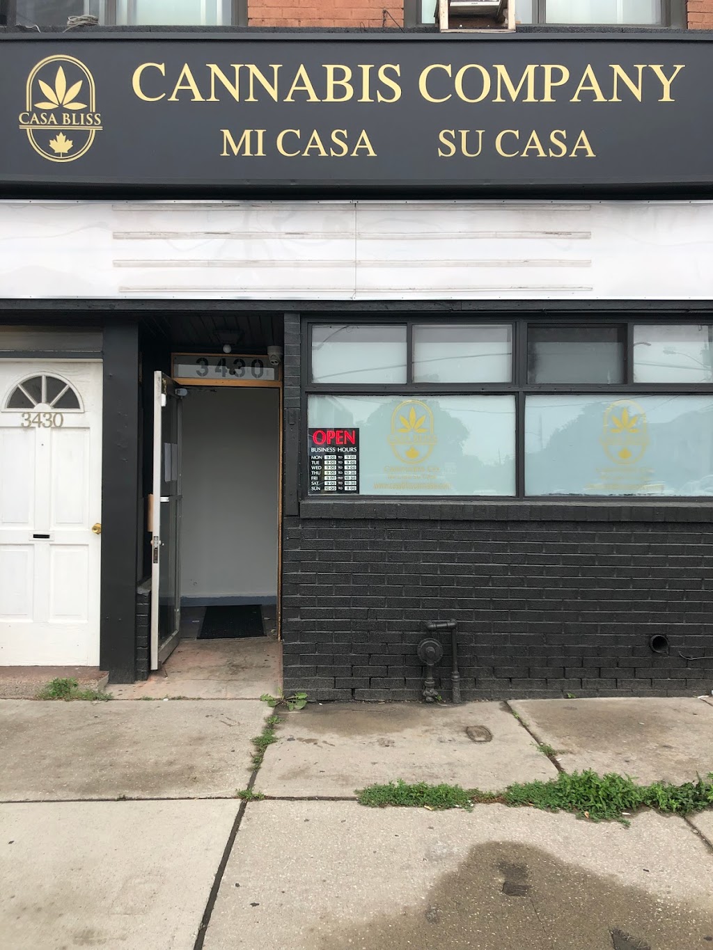 Casa Bliss Cannabis North York | 3430 Bathurst St, North York, ON M6A 2C2, Canada | Phone: (647) 483-9333