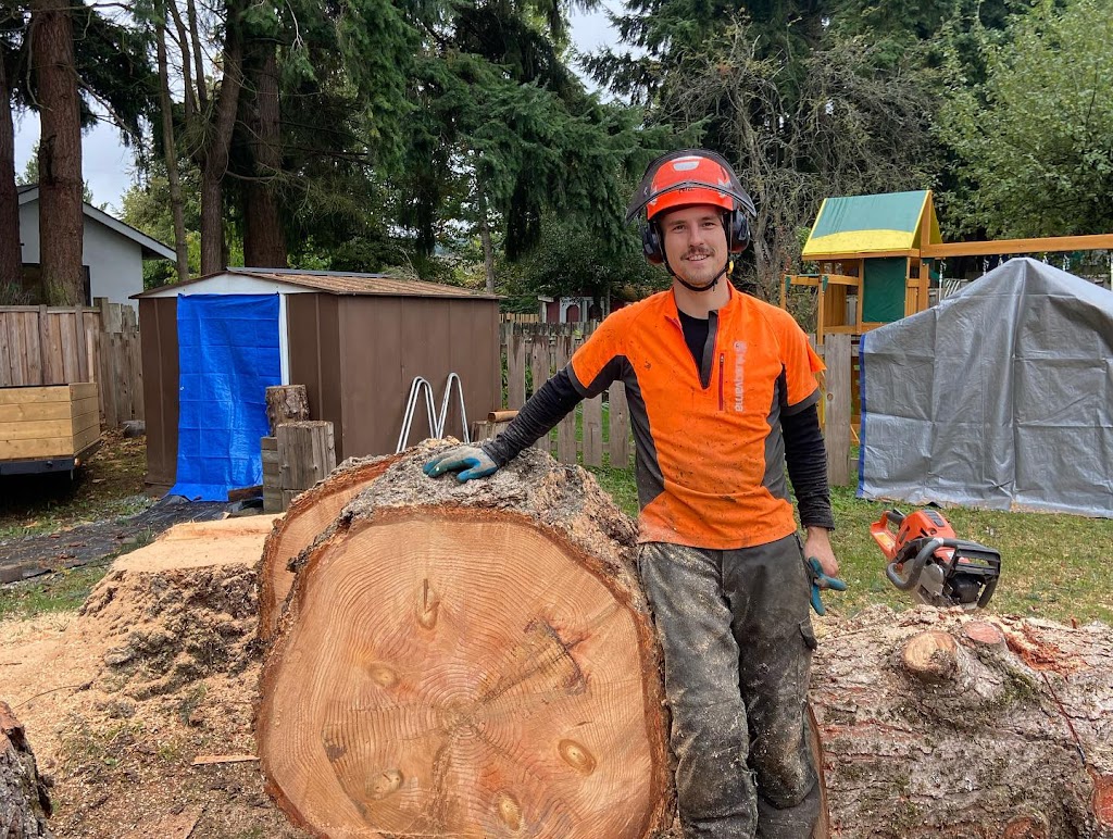 Summit Tree Care | 3646 Reynolds Rd, Nanaimo, BC V9T 2P4, Canada | Phone: (250) 268-8883