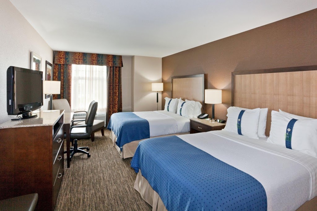 Holiday Inn & Suites Surrey East - Cloverdale | 17530 64 Ave, Surrey, BC V3S 1Y9, Canada | Phone: (604) 576-8862