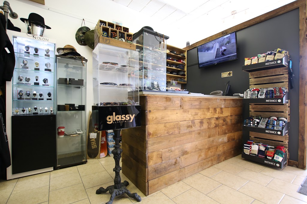 Outlaw Skateshop & café | 77-f Bd DAnjou, Châteauguay, QC J6J 2R1, Canada | Phone: (514) 973-8691