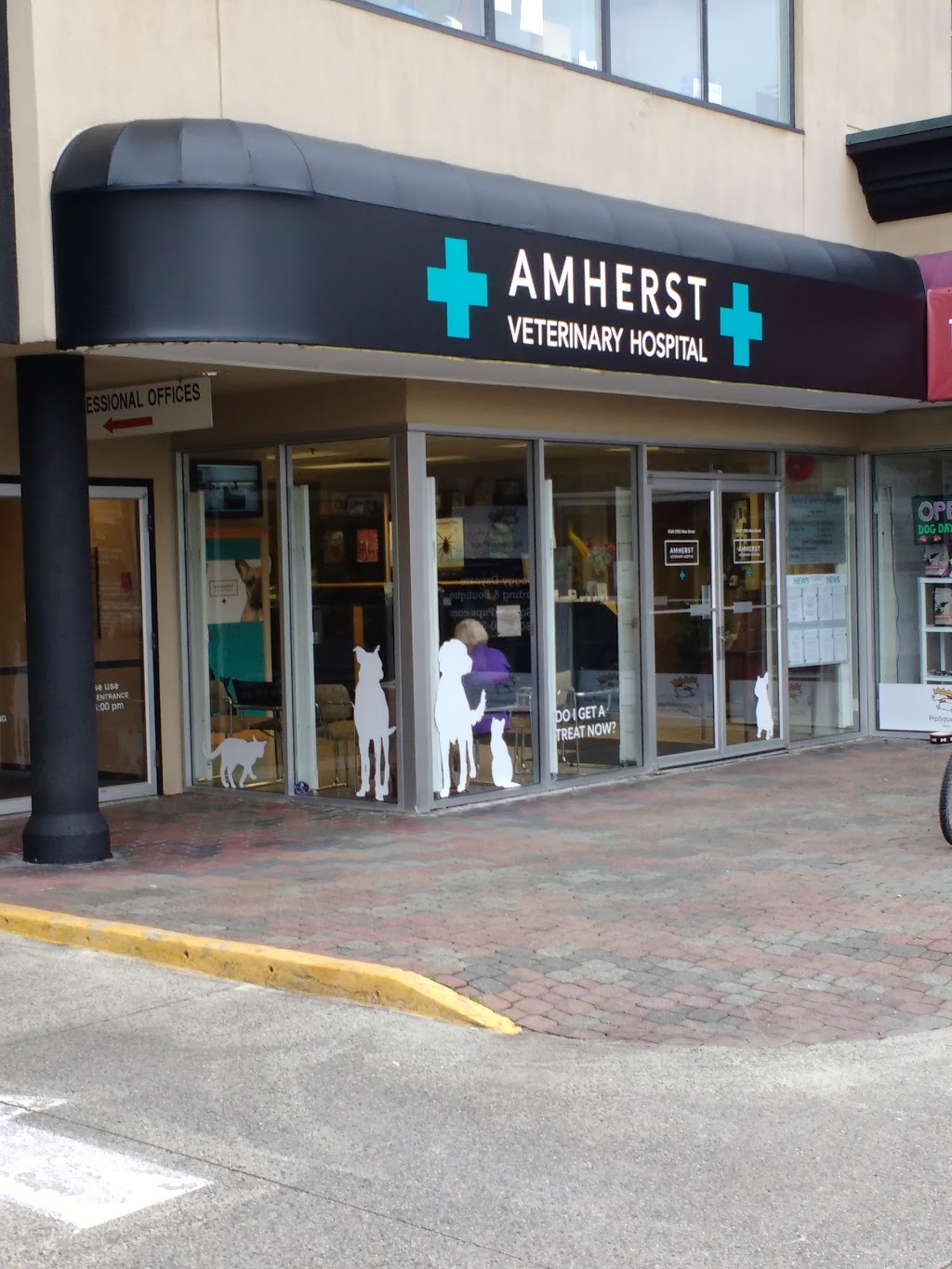 Amherst Veterinary Hospital | 260-2083 Alma St, Vancouver, BC V6R 4N6, Canada | Phone: (604) 221-7771