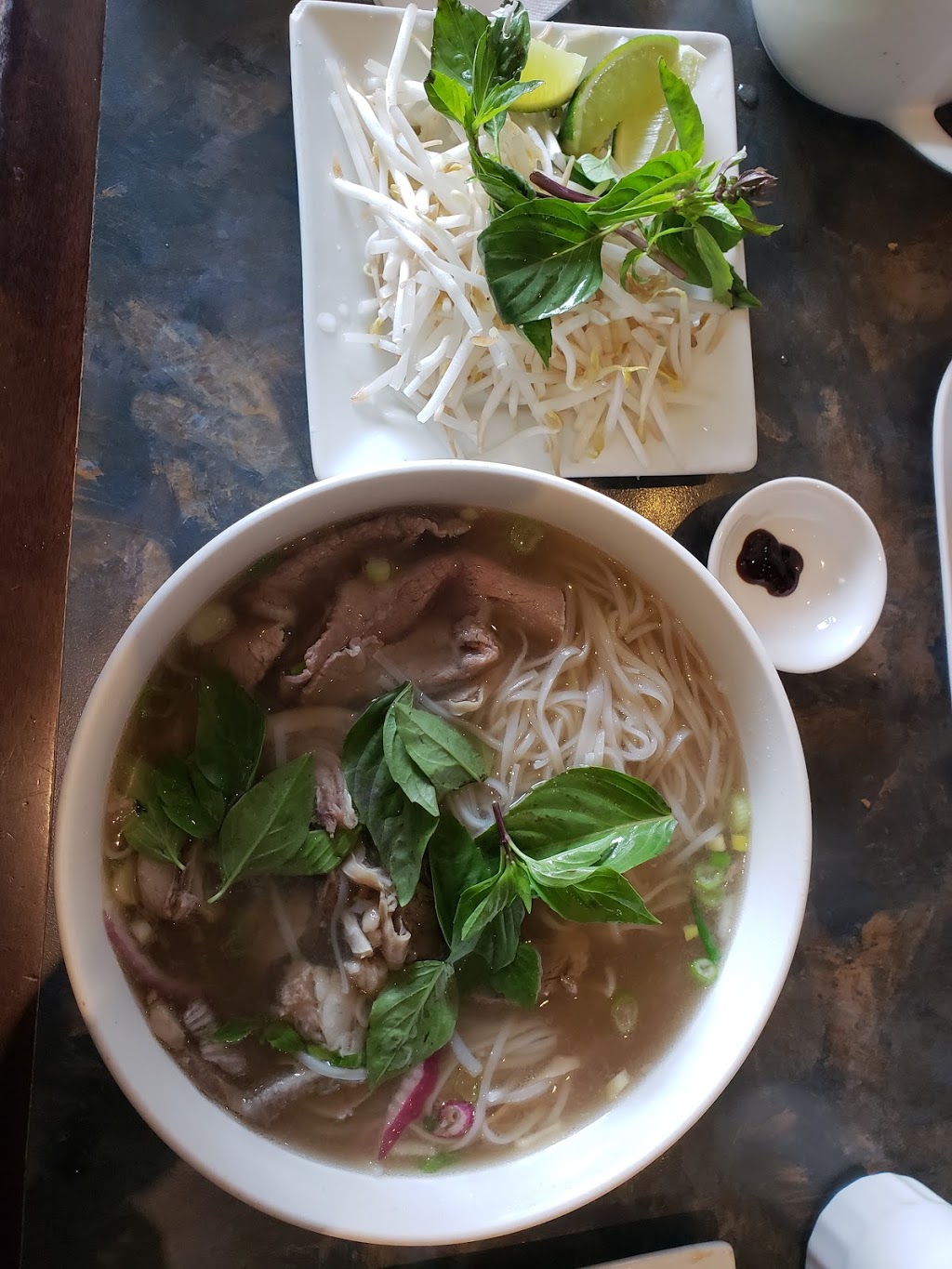 Pho Fusion | 16700 Bayview Ave, Newmarket, ON L3X 1W1, Canada | Phone: (905) 235-1054