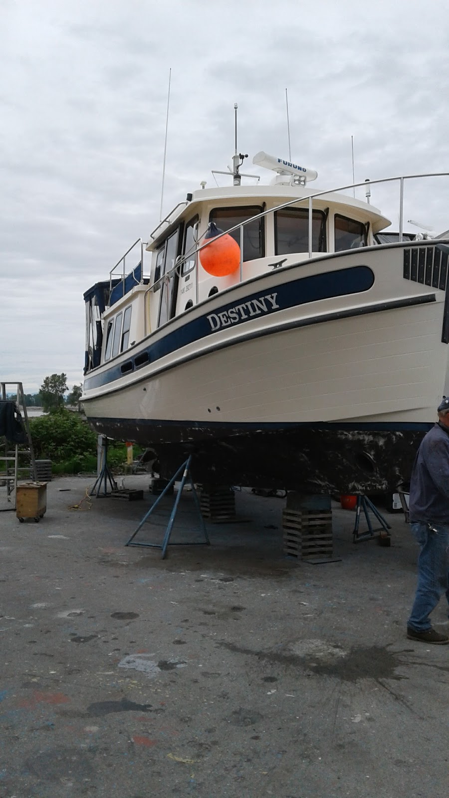 Captains Cove Marina - Work Yard | 6100 Ferry Rd, Delta, BC V4K 3M9, Canada | Phone: (604) 946-1244