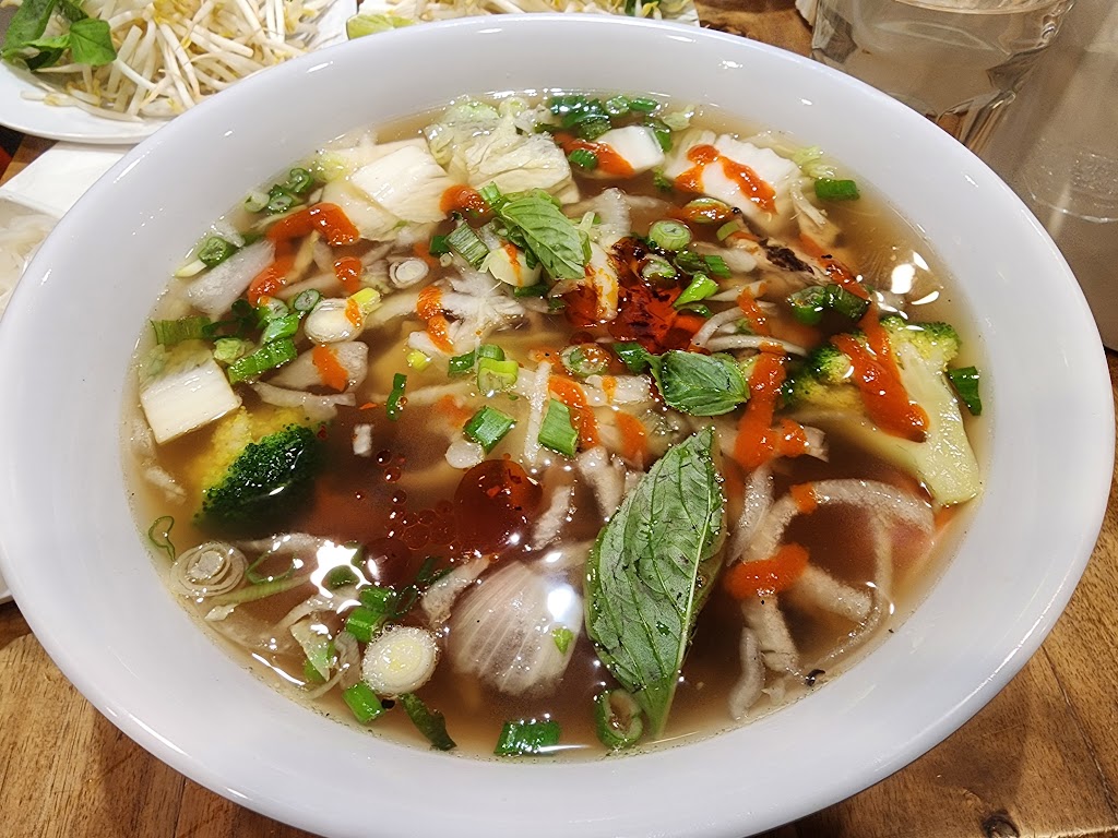 Miss Pho Montreal | 3830 Boulevard Cote Vertu Ouest #200, Montreal, QC H4R 1P8, Canada | Phone: (514) 336-6477