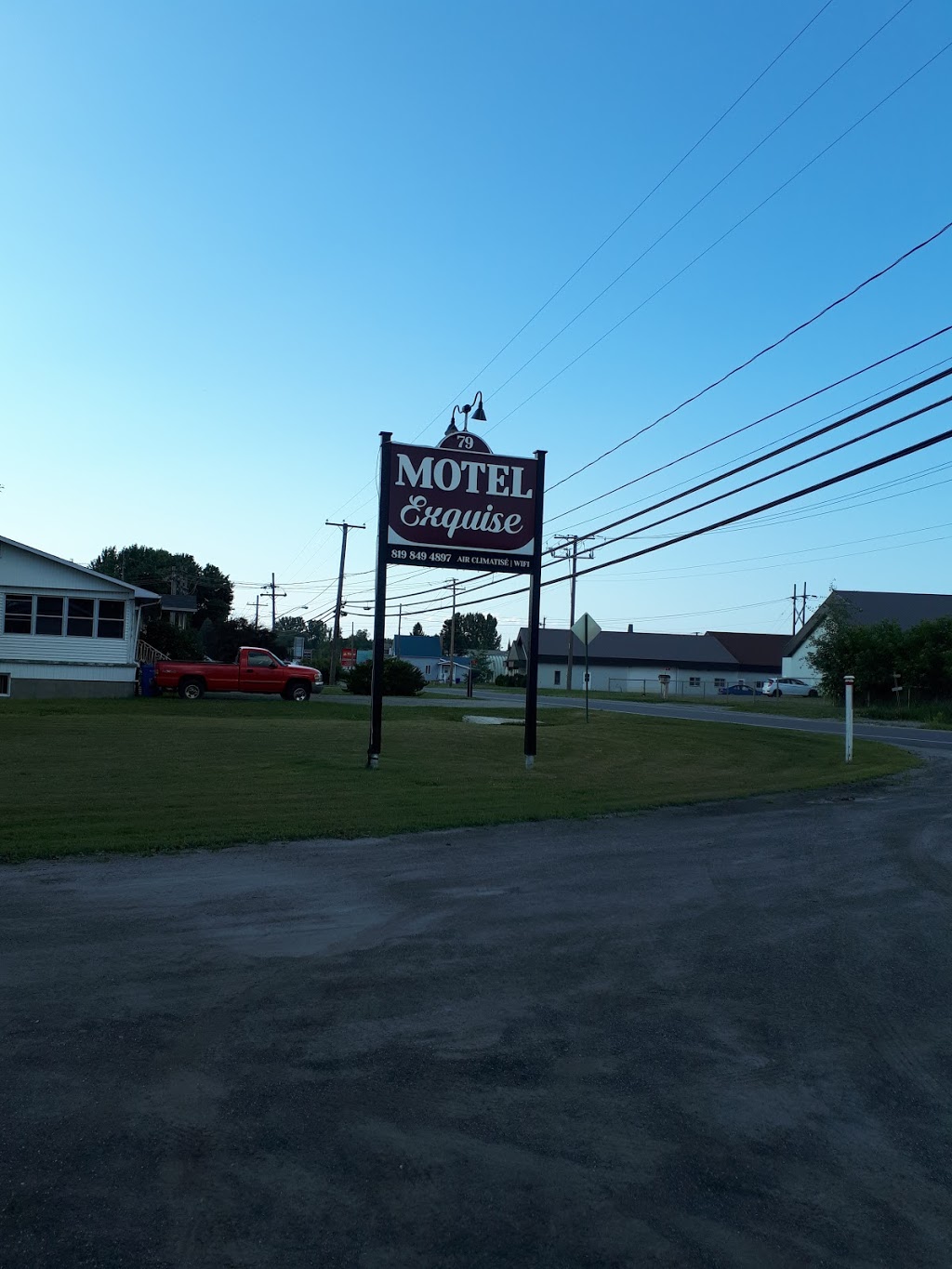 Motel LExquise | 79 QC-147, Coaticook, QC J1A 2S2, Canada | Phone: (819) 849-4897