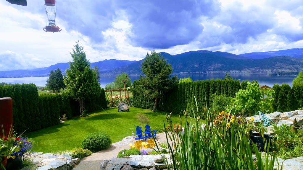 Bench d’Or | 2587 Naramata Rd, Naramata, BC V0H 1N1, Canada | Phone: (833) 222-0081