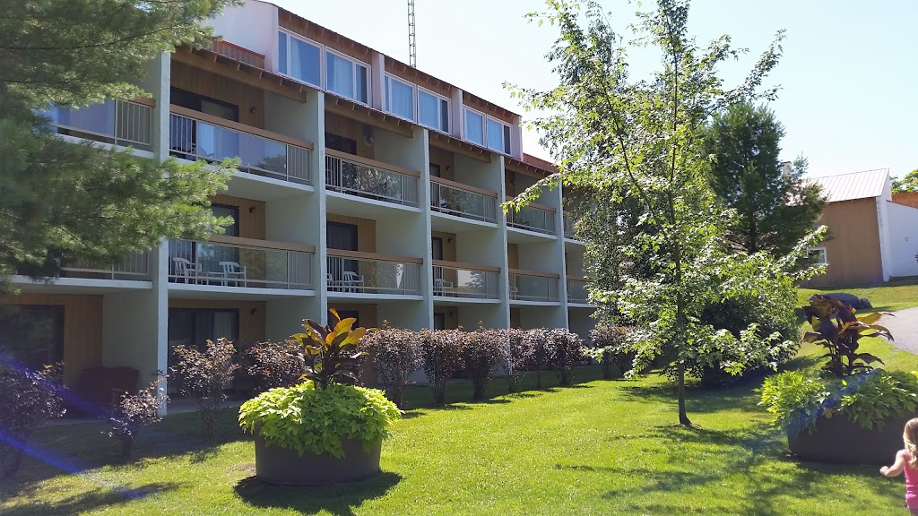 Hôtel Chéribourg | 2603 Chemin du Parc, Orford, QC J1X 8C8, Canada | Phone: (877) 845-5344