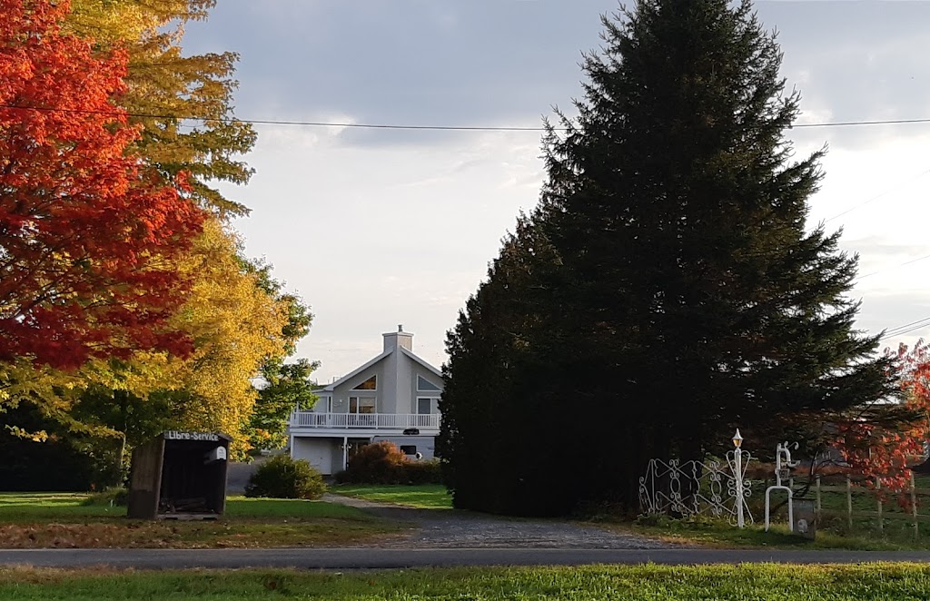 Ferme Entre les Branches | 997 Chem. des Îles, Pintendre, QC G6C 1B5, Canada | Phone: (581) 980-9050