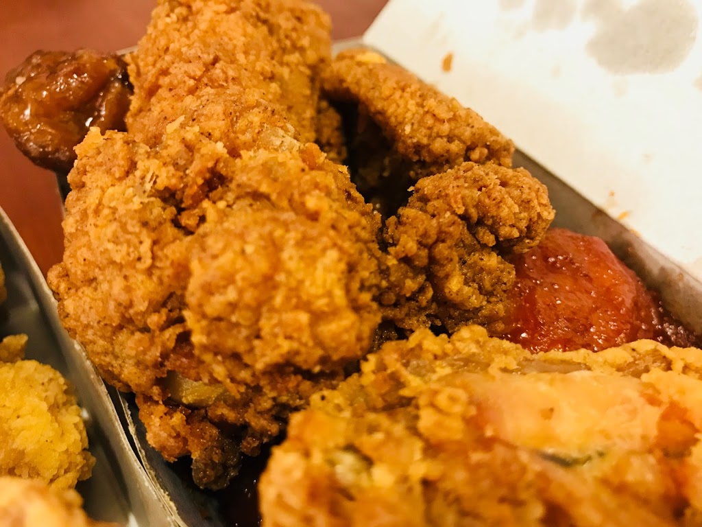 Chester Fried Chicken Express | 23 Howard St, Toronto, ON M4X 1J6, Canada | Phone: (416) 961-3025