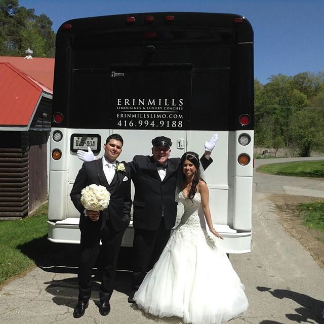 Erinmills Limousines & Luxury Coaches | 4000 Steeles Ave W Unit 19, Woodbridge, ON L4L 4V9, Canada | Phone: (905) 856-2044