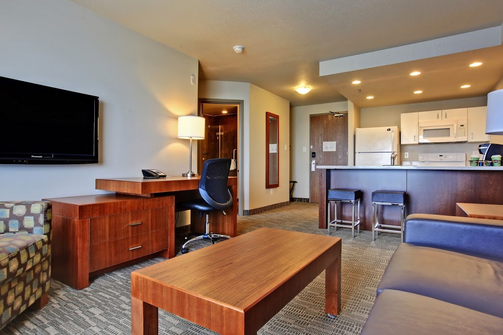 Homesuites Regina East by d3h | 3841 Eastgate Dr E, Regina, SK S4Z 1A4, Canada | Phone: (306) 522-4434