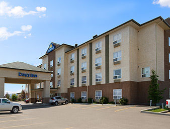 Days Inn by Wyndham Edmonton South | 10333 University Ave, Edmonton, AB T6E 6N5, Canada | Phone: (780) 430-0011